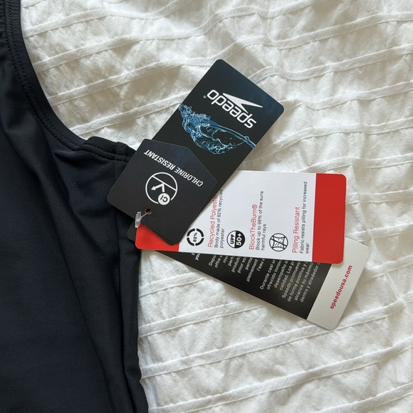 Speedo One Piece Professional Swimsuit - Picture 4 of 5